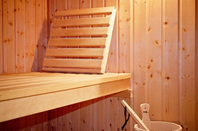 Drewniana sauna do oczyszczania organizmu