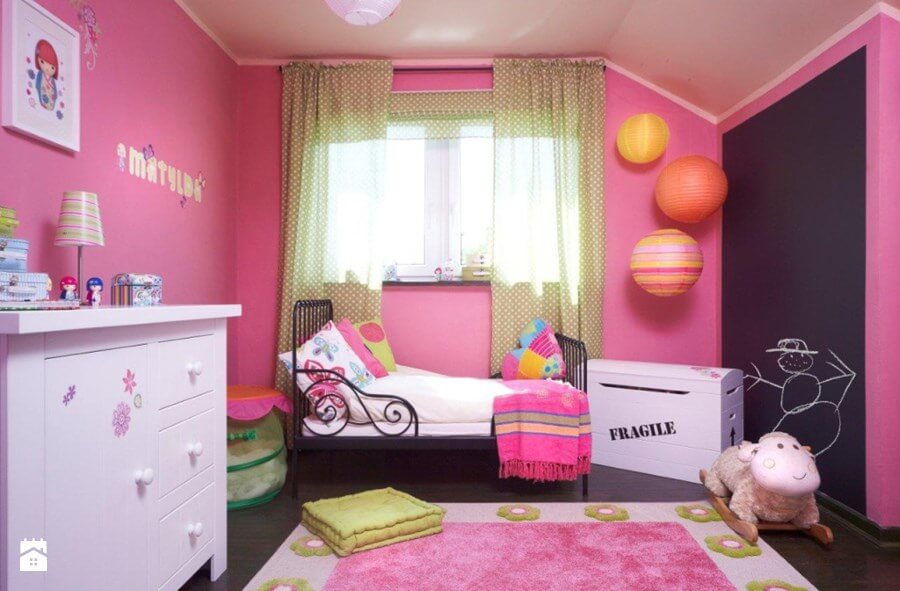 Pokój dziecka na różowo