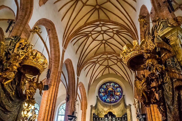 wnętrze katedry pw. św. Mikołaja w Sztokholmie