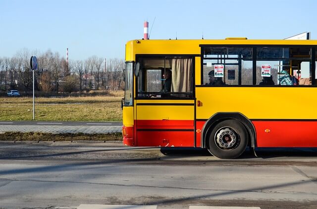 Autobus na polskich drogach