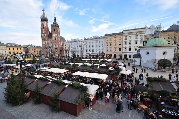 Jarmark świąteczny na Boże Narodzenie na krakowskim rynku